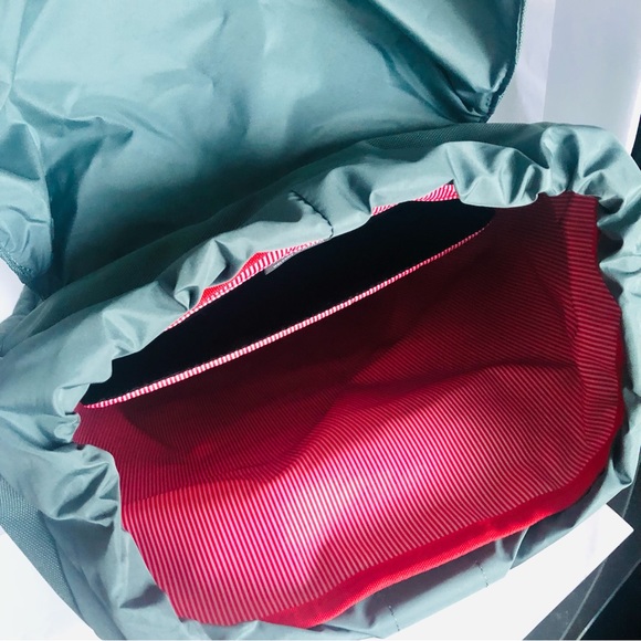 RARE NWT - Herschel Retreat Backpack - Classic | Mid-Volume 19.5 L - Dark Forest - Picture 13 of 17